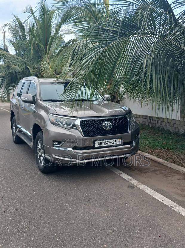 Toyota Land Cruiser Prado 3.0 TD 2010 Gray