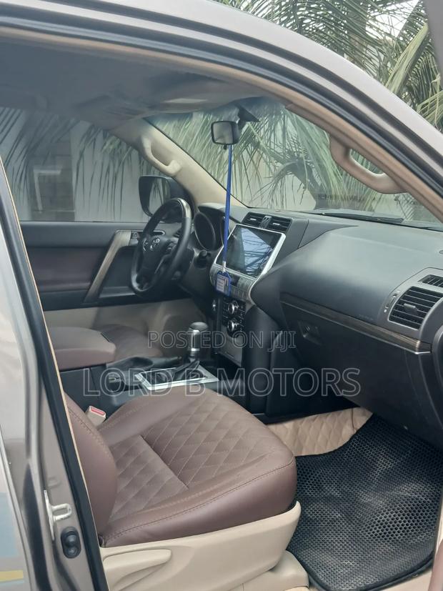 Toyota Land Cruiser Prado 3.0 TD 2010 Gray