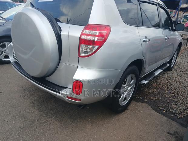 Toyota RAV4 2.5 2011 Silver