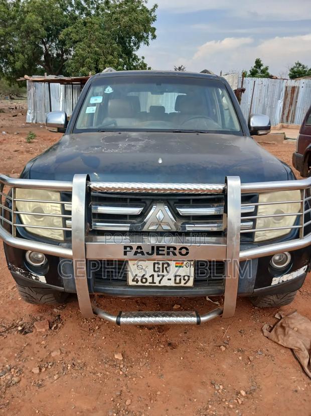 Mitsubishi Pajero 3.0 2009 Black