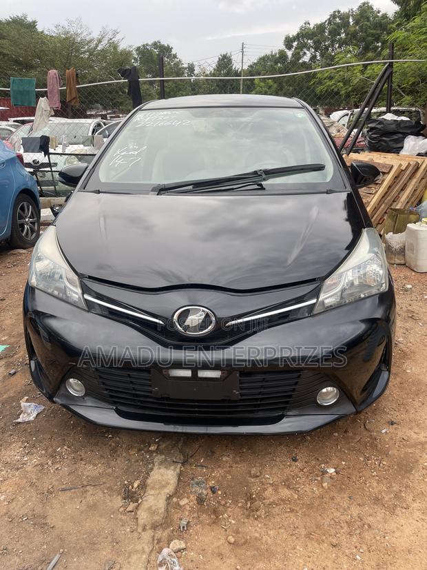 Toyota Vitz 1.3 AWD 5dr 2015 Black