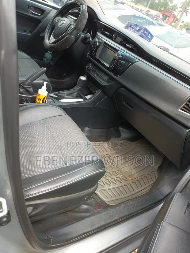 Toyota Corolla LE 4dr Sedan (1.8L 4cyl CVT) 2016 Silver