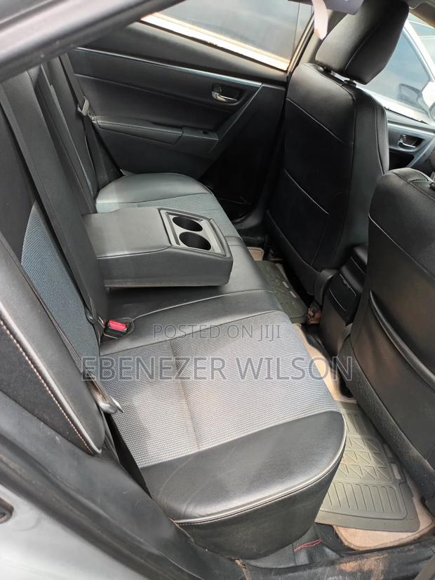Toyota Corolla LE 4dr Sedan (1.8L 4cyl CVT) 2016 Silver