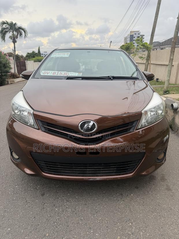 Toyota Vitz 1.5 FWD 5dr 2013 Brown