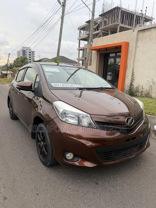 Toyota Vitz 1.5 FWD 5dr 2013 Brown