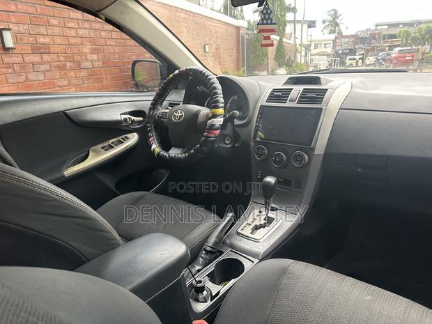 Toyota Corolla 2012 Blue