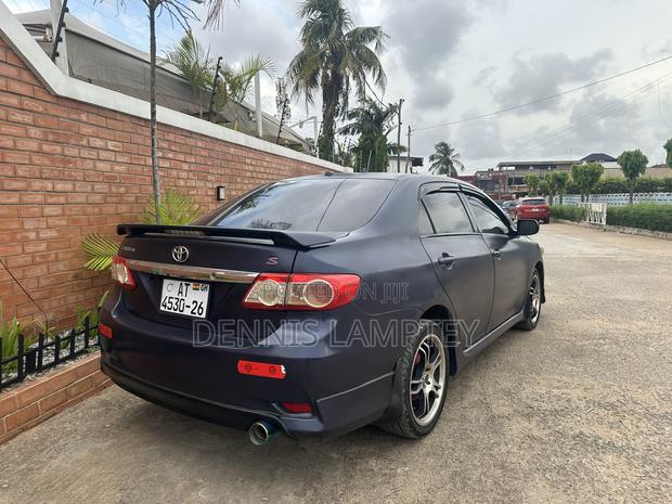 Toyota Corolla 2012 Blue