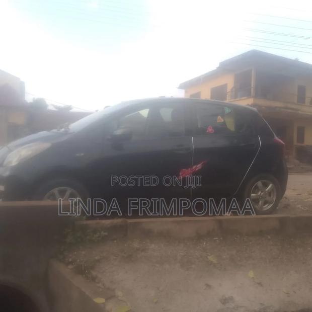 Toyota Vitz 1.3 AWD 3dr 2012 Black
