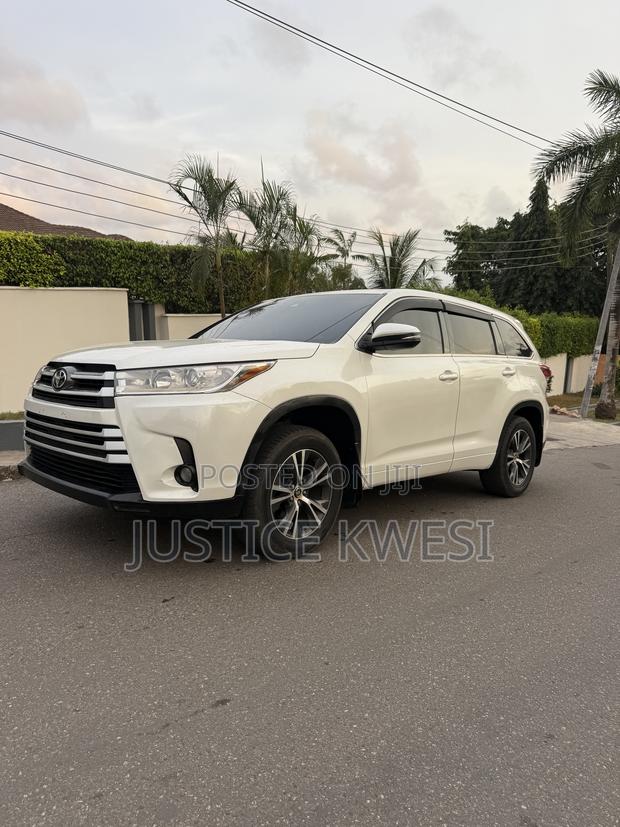 Toyota Highlander LE 4x4 V6 (3.5L 6cyl 8A) 2018 White
