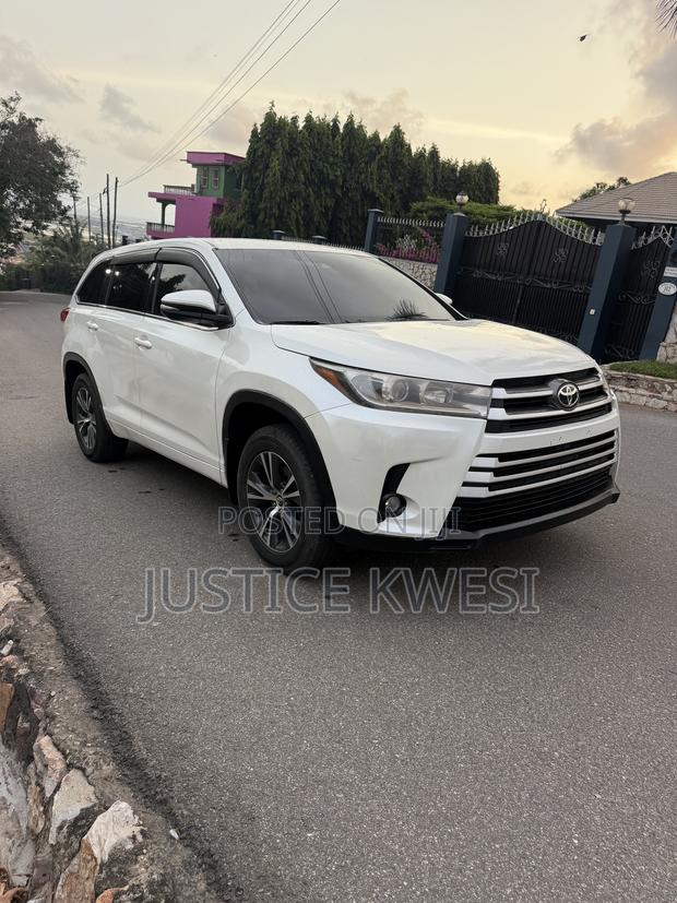 Toyota Highlander LE 4x4 V6 (3.5L 6cyl 8A) 2018 White