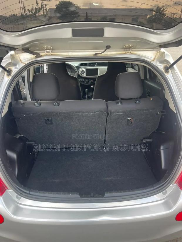 Toyota Vitz 1.3 FWD 3dr 2012 Silver