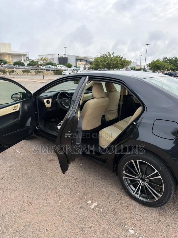 Toyota Corolla 2017 Black