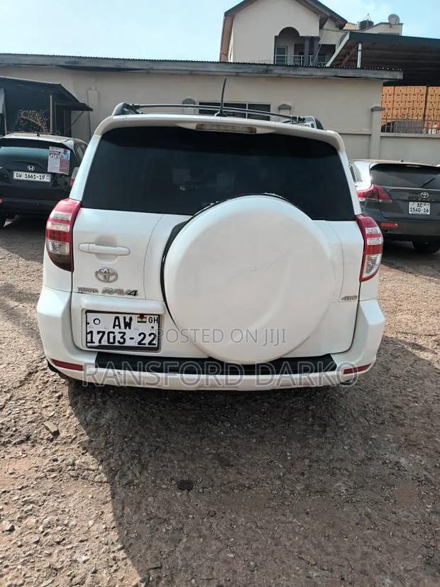Toyota RAV4 2010 White