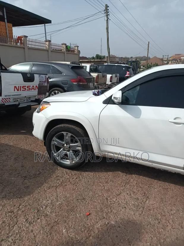 Toyota RAV4 2010 White