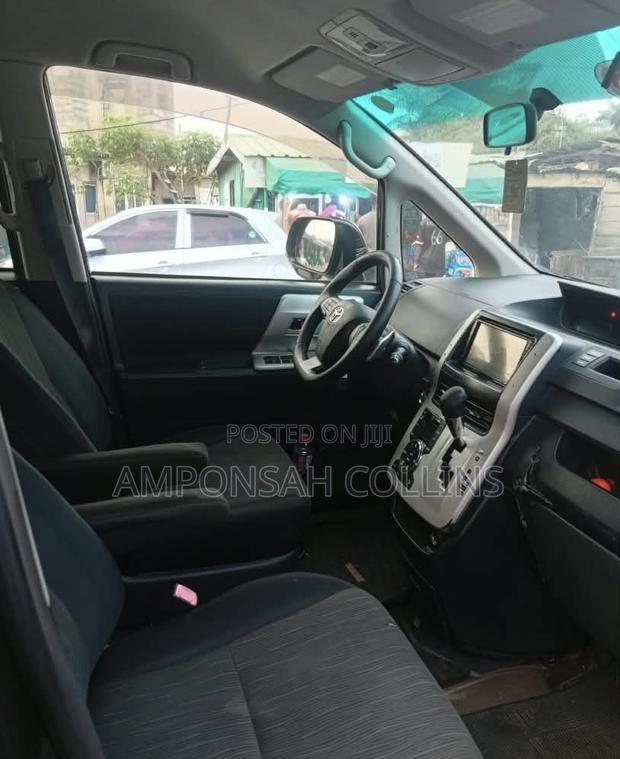 Toyota Voxy 2013 Black