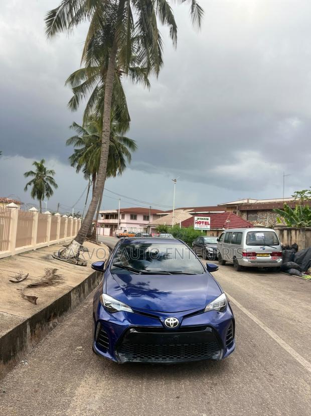 Toyota Corolla SE 4dr Sedan (1.8L 4cyl CVT) 2017 Blue