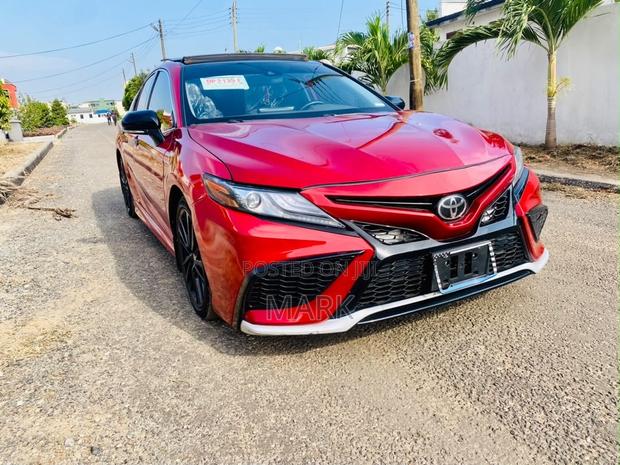 Toyota Camry XSE 2021 Red