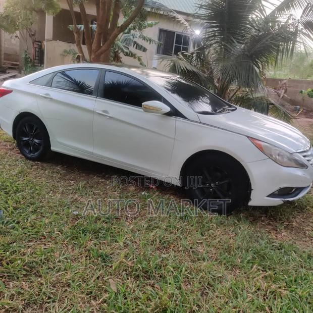 Hyundai Sonata Limited 2.0T Sedan (2.0L 4cyl 6A) 2013 White