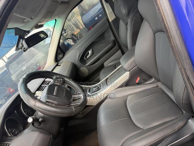 Land Rover Range Rover Evoque SE Premium 4x4 5-Door 2017 Blue