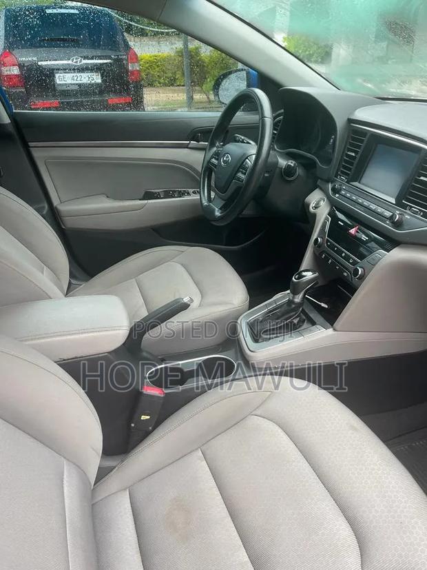 Hyundai Elantra ECO Sedan FWD (1.4L 4cyl 7A) 2017