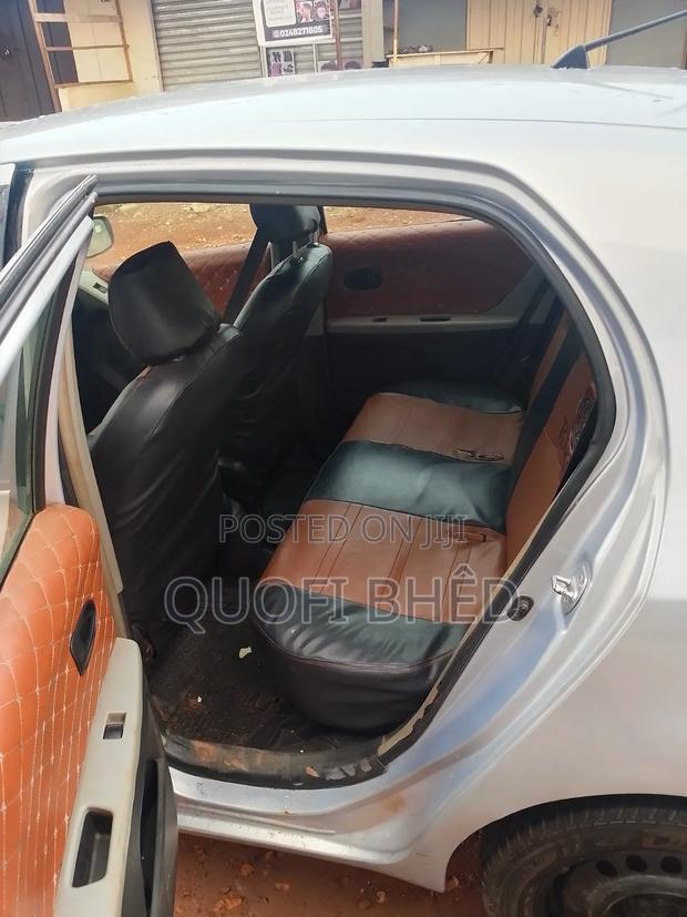 Toyota Vitz 2010 Silver