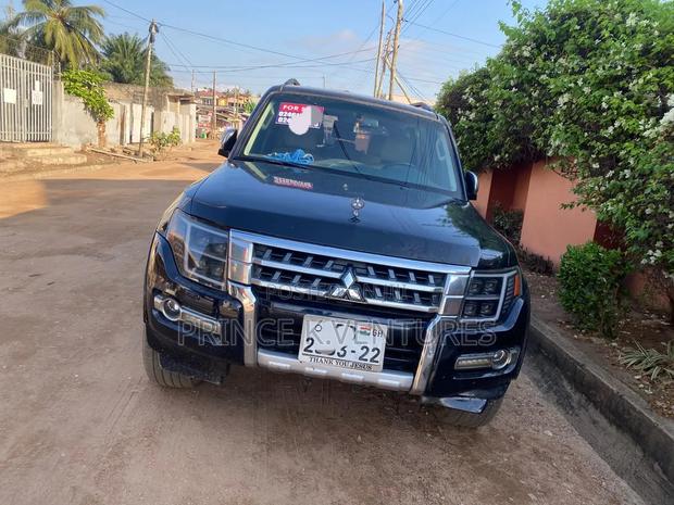 Mitsubishi Pajero 2017 Black