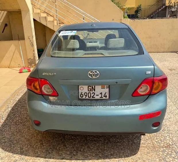 Toyota Corolla LE 4dr Sedan (1.8L 4cyl 4A) 2010 White
