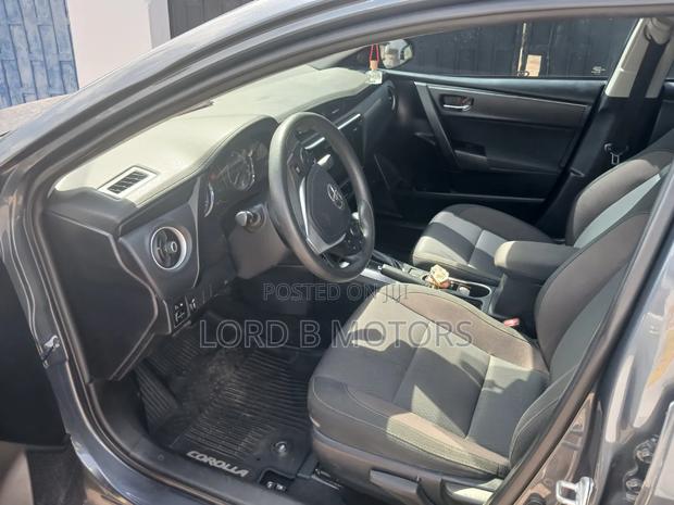Toyota Corolla LE 4dr Sedan (1.8L 4cyl CVT) 2017 Gray