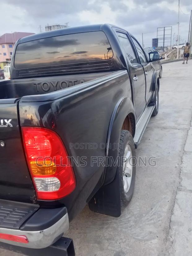 Toyota Hilux 2013 Black