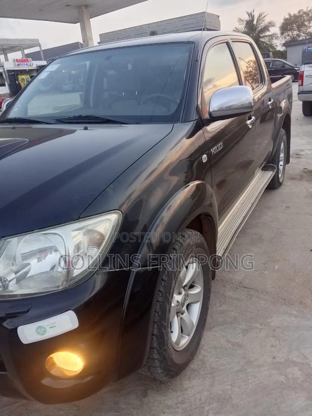 Toyota Hilux 2013 Black