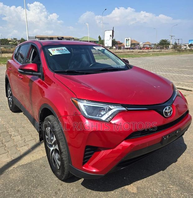 Toyota RAV4 2017 Red