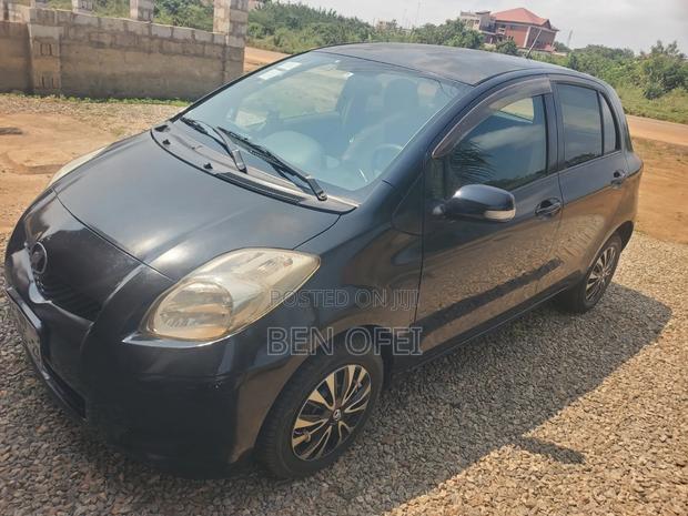 Toyota Vitz 1.3 AWD 3dr 2010 Black