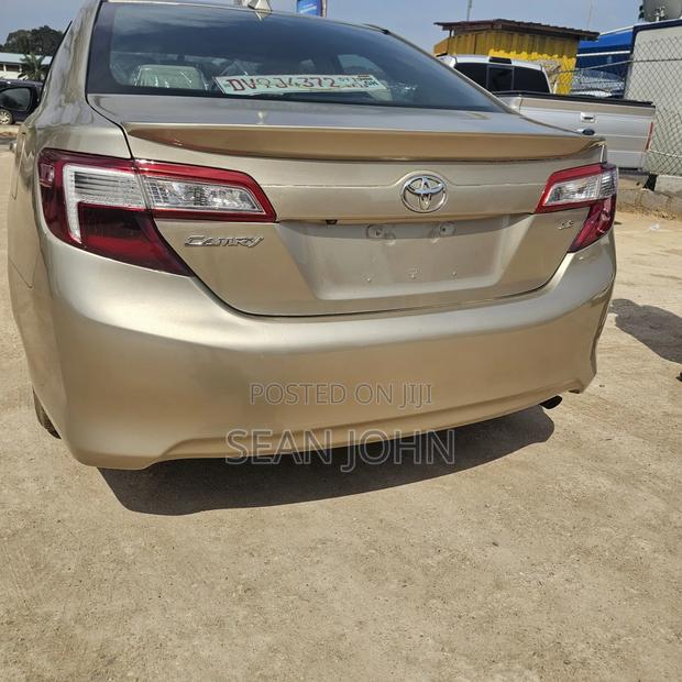 Toyota Camry LE 4dr Sedan (2.5L 4cyl 6A) 2014 Brown