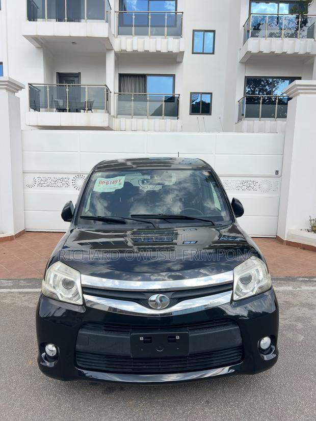 Toyota Sienta 2015 Black