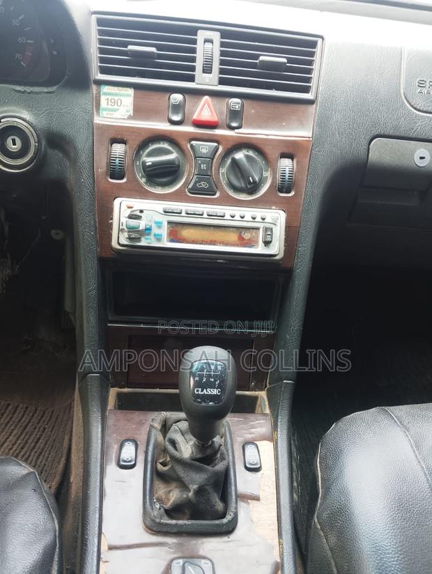 Mercedes-Benz W124 1995 Blue