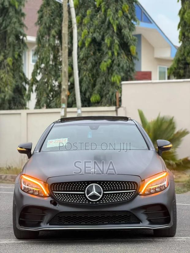 Mercedes-Benz C300 2020 Black