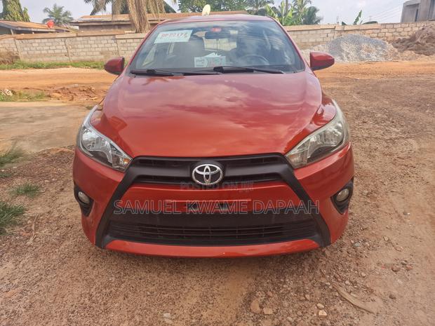 Toyota Yaris SE Hatchback 5dr 2015 Orange