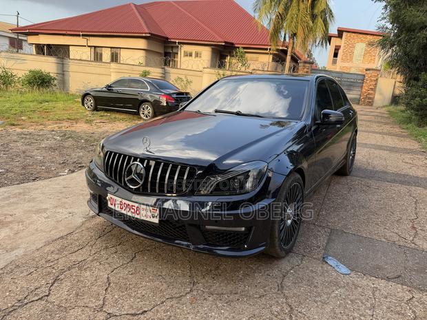 Mercedes-Benz C300 2012 Blue
