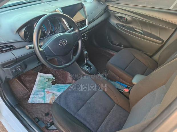 Toyota Yaris L Hatchback 3dr 2018 White