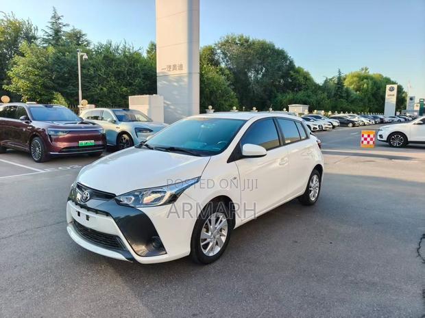 Toyota Yaris L Hatchback 3dr 2018 White
