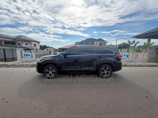 Toyota Highlander LE 2019 Black
