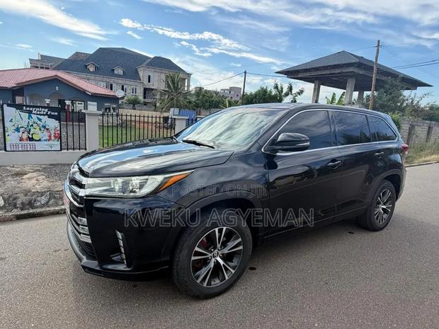 Toyota Highlander LE 2019 Black